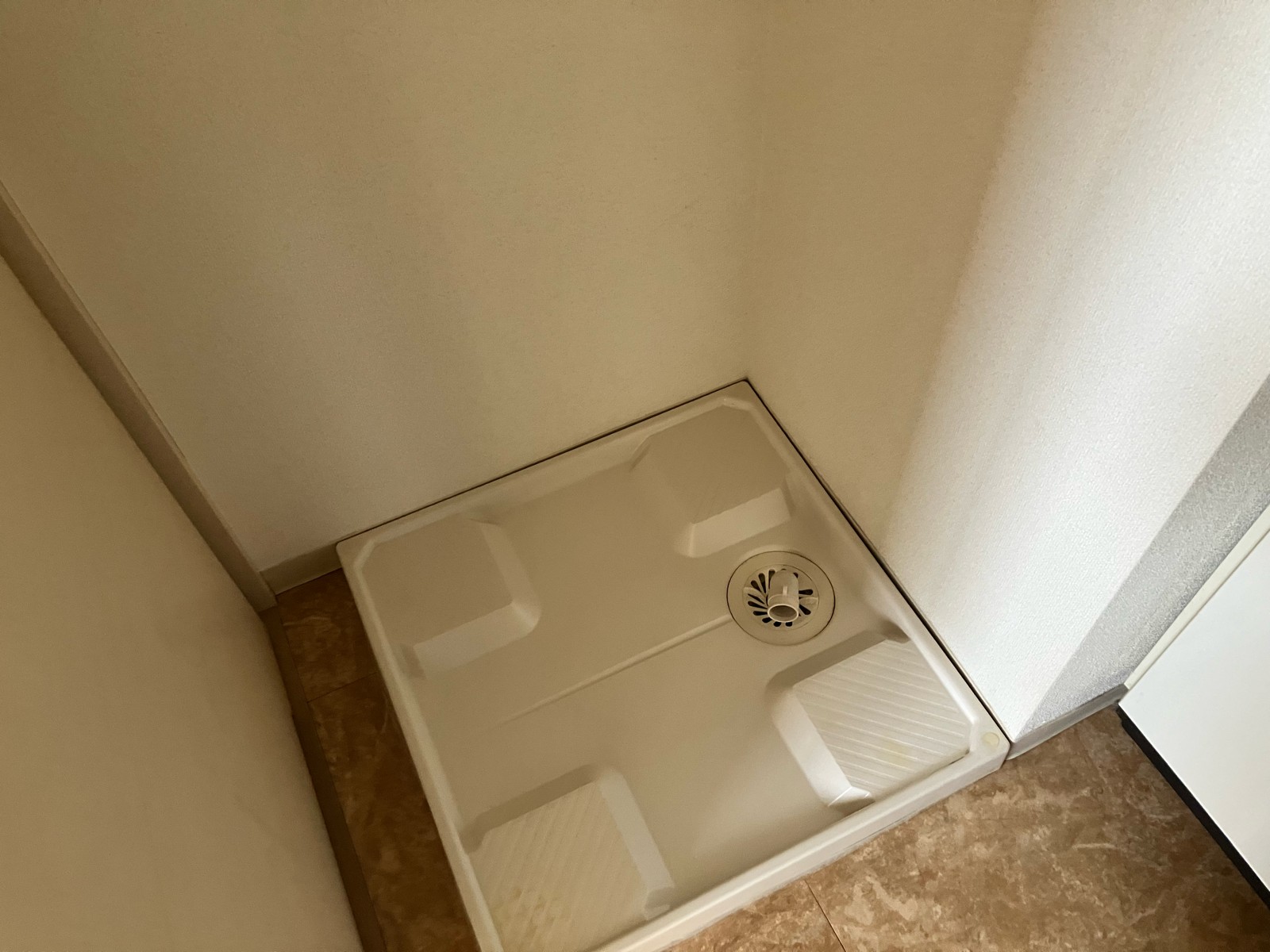 洗面設備　洗濯機防水パン