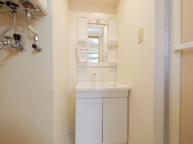 洗面設備　※写真は３階同号室です。