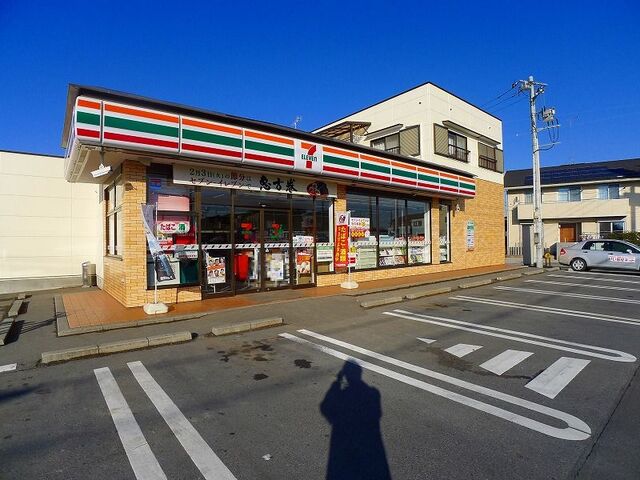 コンビニ　セブン－イレブン邑楽中野横町（コンビニ）まで850m