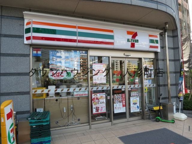 コンビニ　セブンイレブン（コンビニ）まで630m