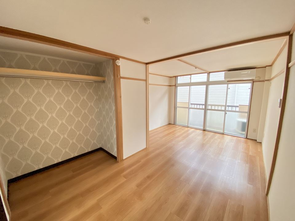 その他　仕切りを取り払って広々１Ｒに変更しました