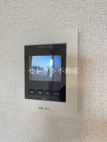 セキュリティ　【アイ・ヴィレッジ古閑中町Ａ】急な来客でもTVインターホンで