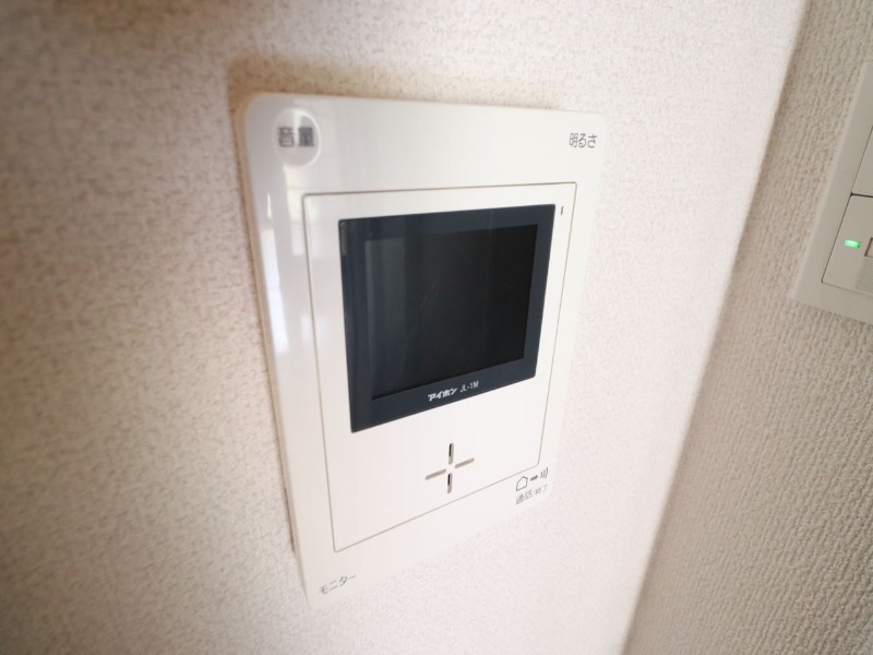 セキュリティ　モニター付きインターホンで安心です
