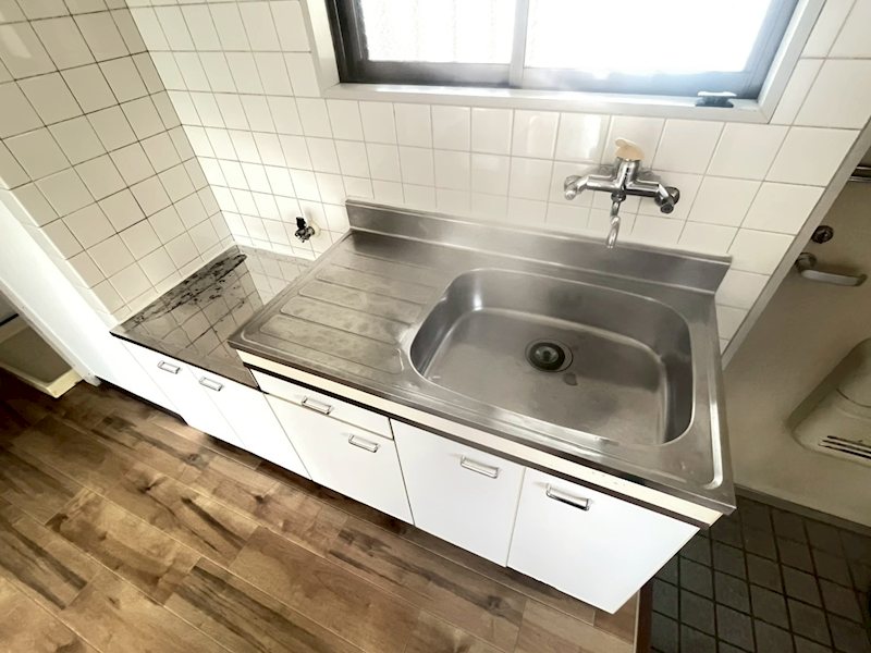 キッチン　103号室の写真を使用しております。