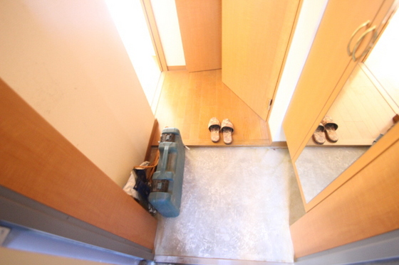 玄関　※別部屋の写真です