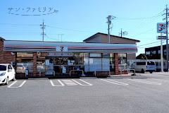 コンビニ　セブン－イレブン　豊川三蔵子町店（コンビニ）まで559m
