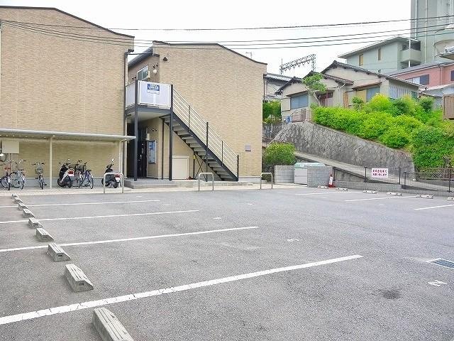 駐車場　駐車場に車を止められます