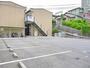 駐車場　駐車場に車を止められます