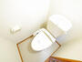 トイレ　落ち着いた色調のトイレです