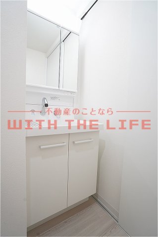 洗面設備　独立洗面台です。同施工会社の類似物件の写真です。 ※同シリー