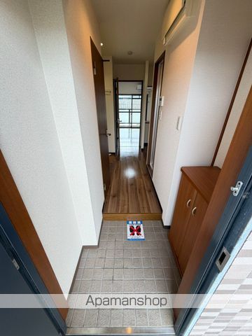 ＪＲ東海道本線 浜松駅 バス乗車時間：9分 最寄りバス停で下車 徒歩5分 6階建 築27年の玄関写真
