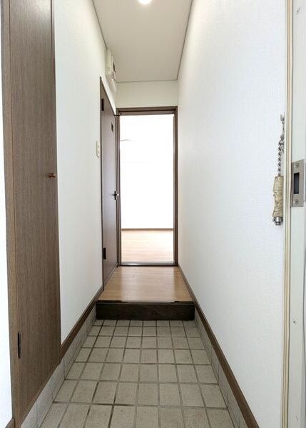 玄関　明るい玄関でお出迎え♪