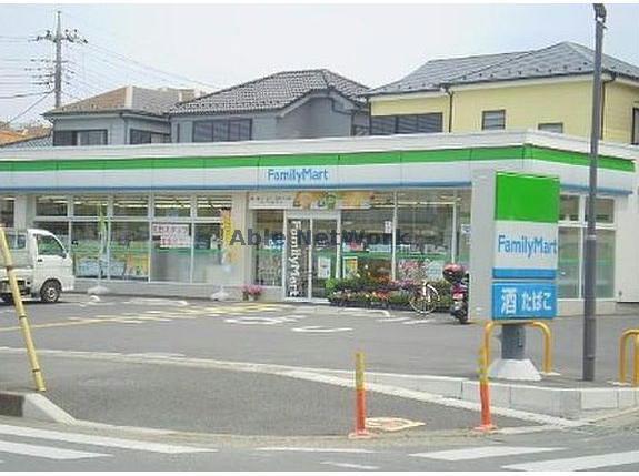 コンビニ　ファミリーマート坂戸花影町店（コンビニ）まで569m