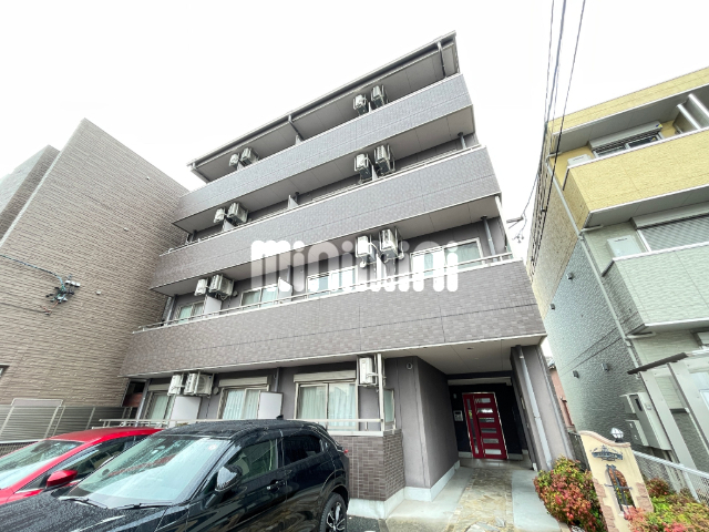 建物外観　鉄骨造のマンションです