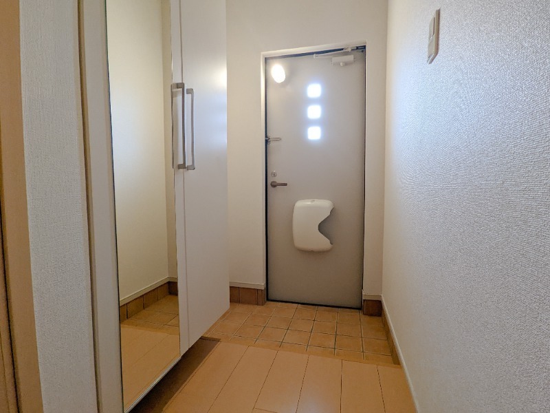 玄関　図面と現状に相違がある場合には現状を優先