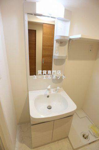 洗面設備　清潔感ある独立洗面台で毎日気持ちよく♪