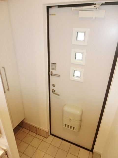 玄関　シューズボックスのある玄関です