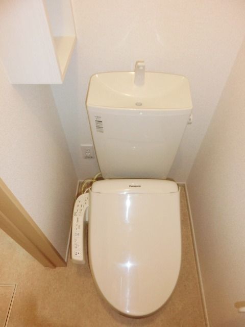 トイレ　ウォシュレット完備♪