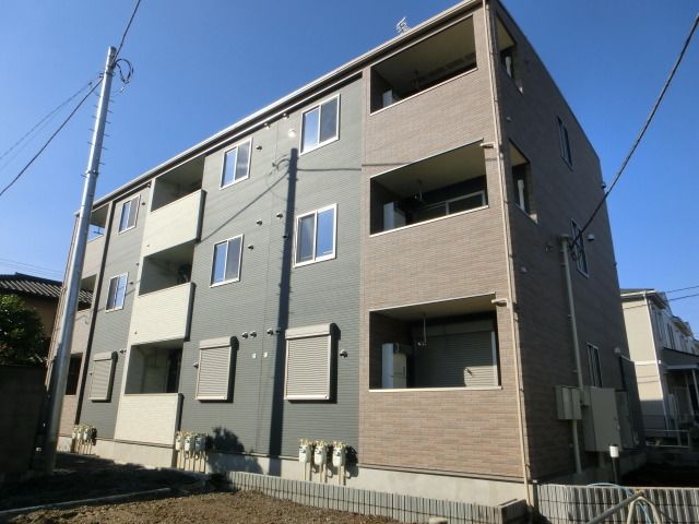 建物外観　２０１５年１月築のアパートです。