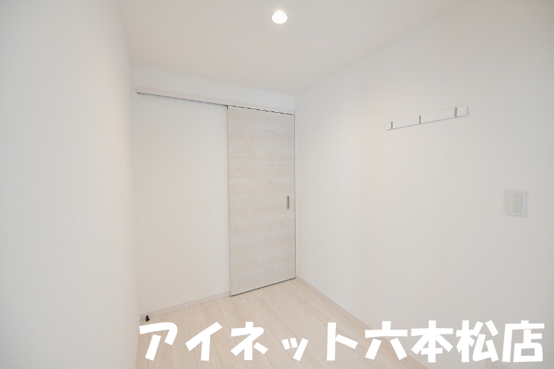 その他部屋・スペース　こちら寝室にいかがでしょうか