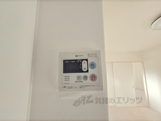 その他設備　給湯器リモコン