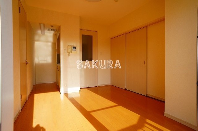居室・リビング　開放感のあるゆったりとしたお部屋です♪