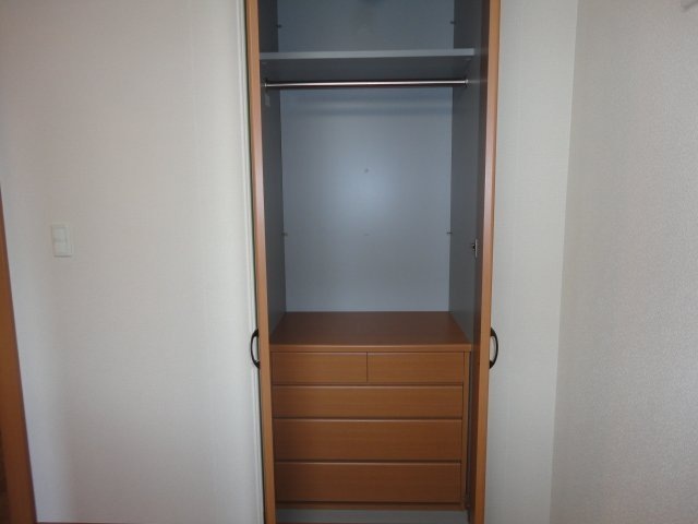 収納　掲載写真は同型モデルを掲載しており実際のお部屋と仕様等が異な