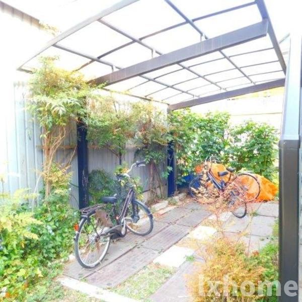 駐車場　駐車場に車を止められます