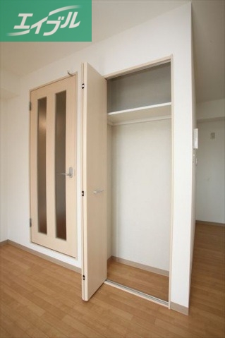 収納　類似部屋の写真です。実際とは若干異なります。