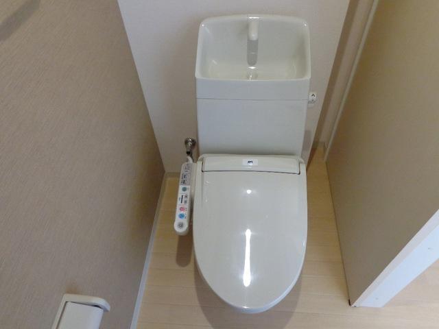 トイレ　温水洗浄便座