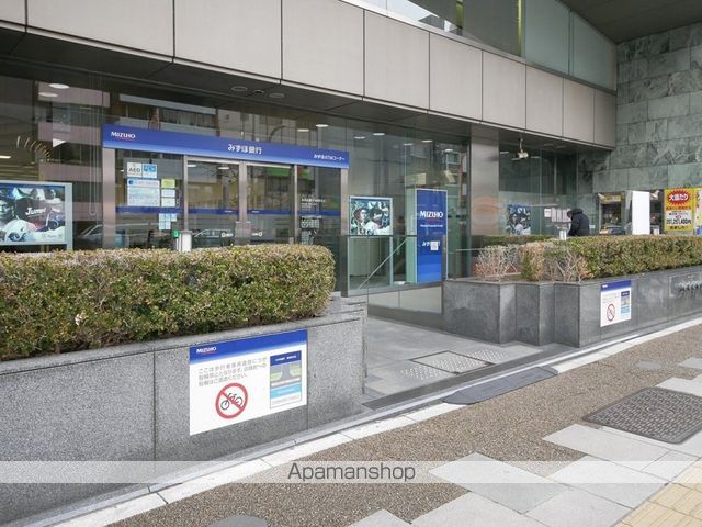 銀行　（株）みずほ銀行／稲荷町支店（銀行）まで497m