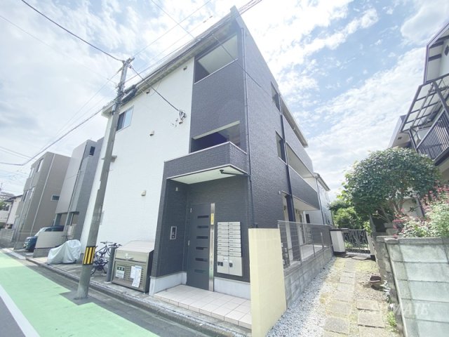 建物外観　落ち着いた外観です☆