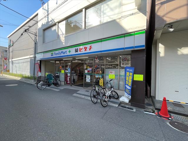 コンビニ　ファミリーマート（コンビニ）まで1024m