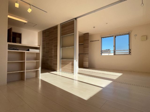 居室・リビング　別のお部屋の写真です。