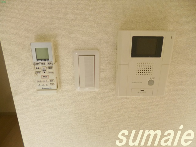 セキュリティ　カメラ付きインターフォン付いています☆