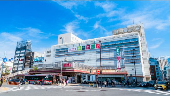 コンビニ　ローソン 目黒青葉台一丁目店（コンビニ）まで130m