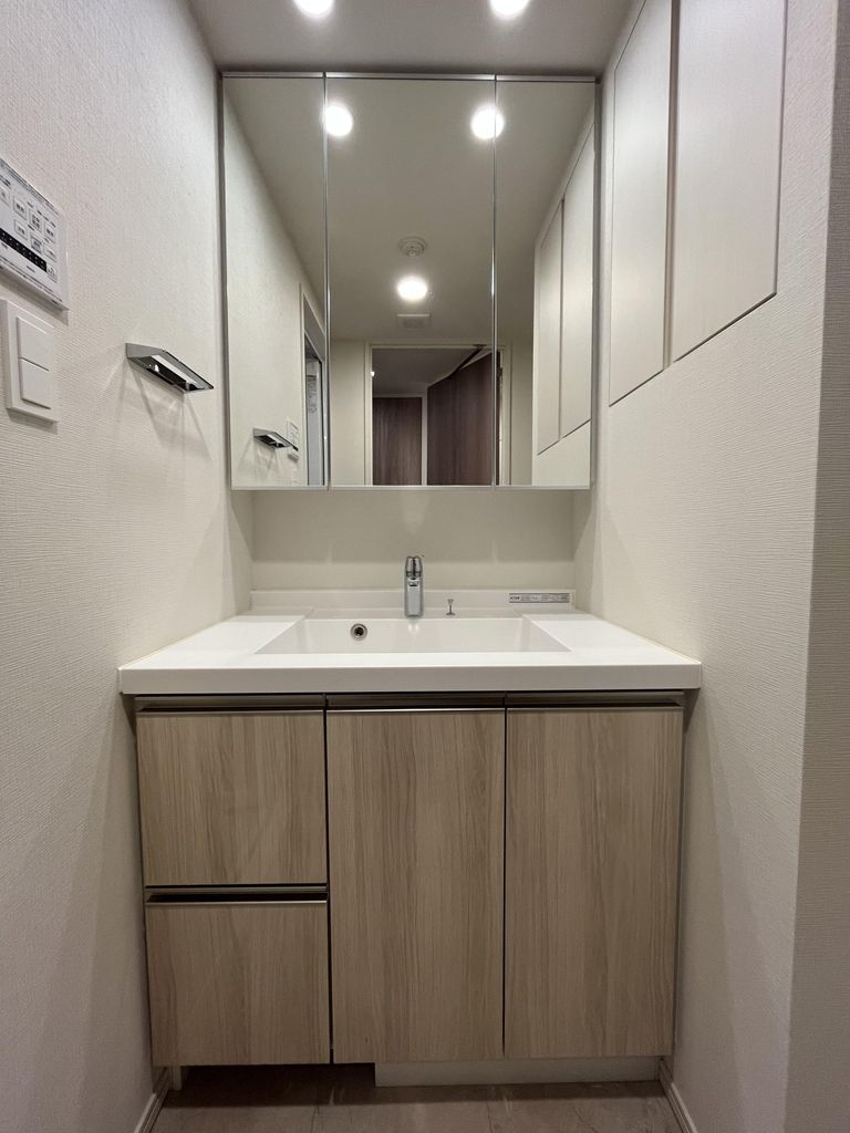 洗面設備　※別部屋の参考写真です。