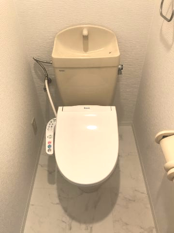 トイレ　シャワー付きトイレ