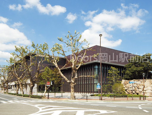 図書館　岡山県立図書館（図書館）まで900m