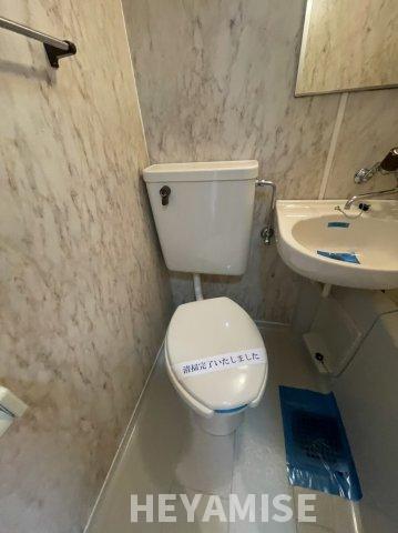 トイレ　※同間取りの別の階のお部屋の写真です※