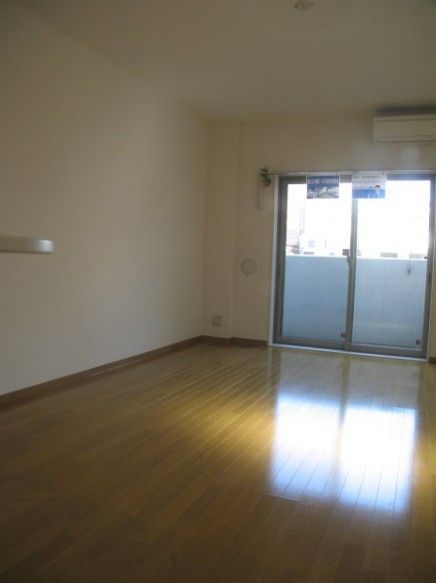 居室・リビング　※同建物別部屋参考写真