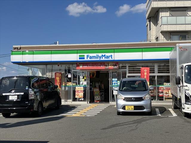 コンビニ　ファミリーマート町田鶴間店（コンビニ）まで927m