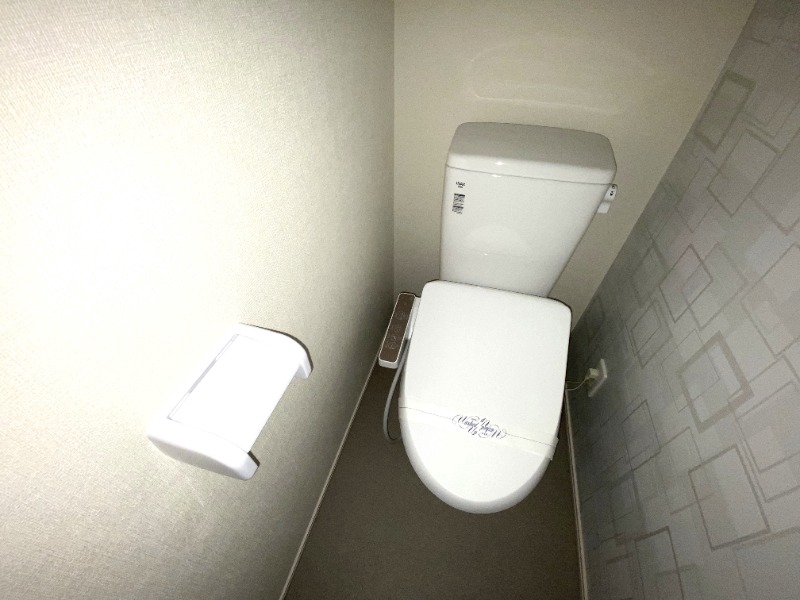 トイレ　温水暖房便座です！