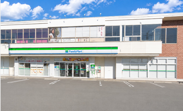 コンビニ　ファミリーマート 三島梅名店（コンビニ）まで588m