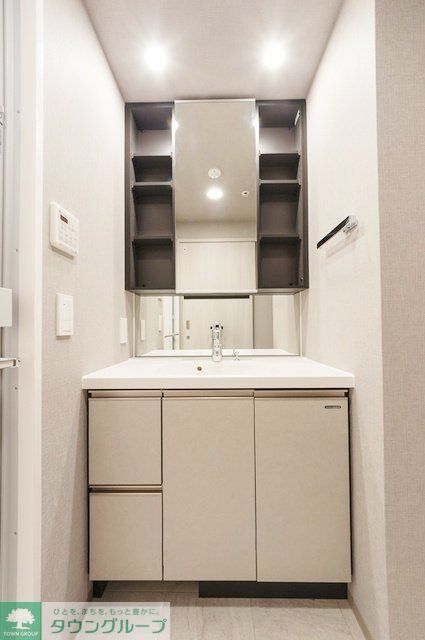 洗面設備　※写真は同タイプ住戸です。