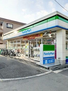コンビニ　ファミリーマート北区豊島七丁目（コンビニ）まで315m