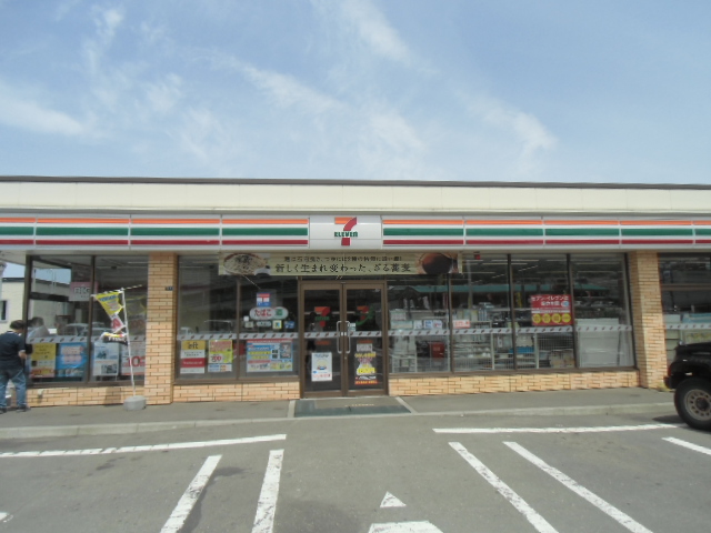 コンビニ　セブンイレブン札幌新発寒4条店（コンビニ）まで512m