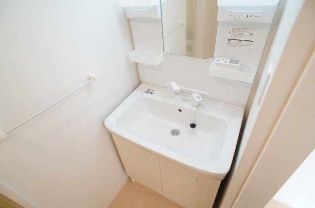 洗面設備　使いやすい洗面所です