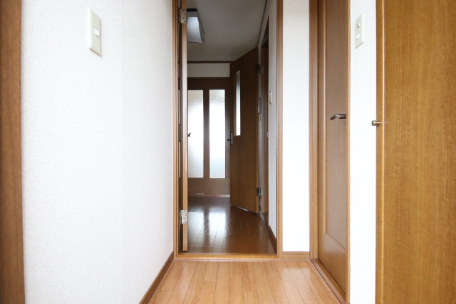玄関　※別部屋の参考写真の為、原状優先です。