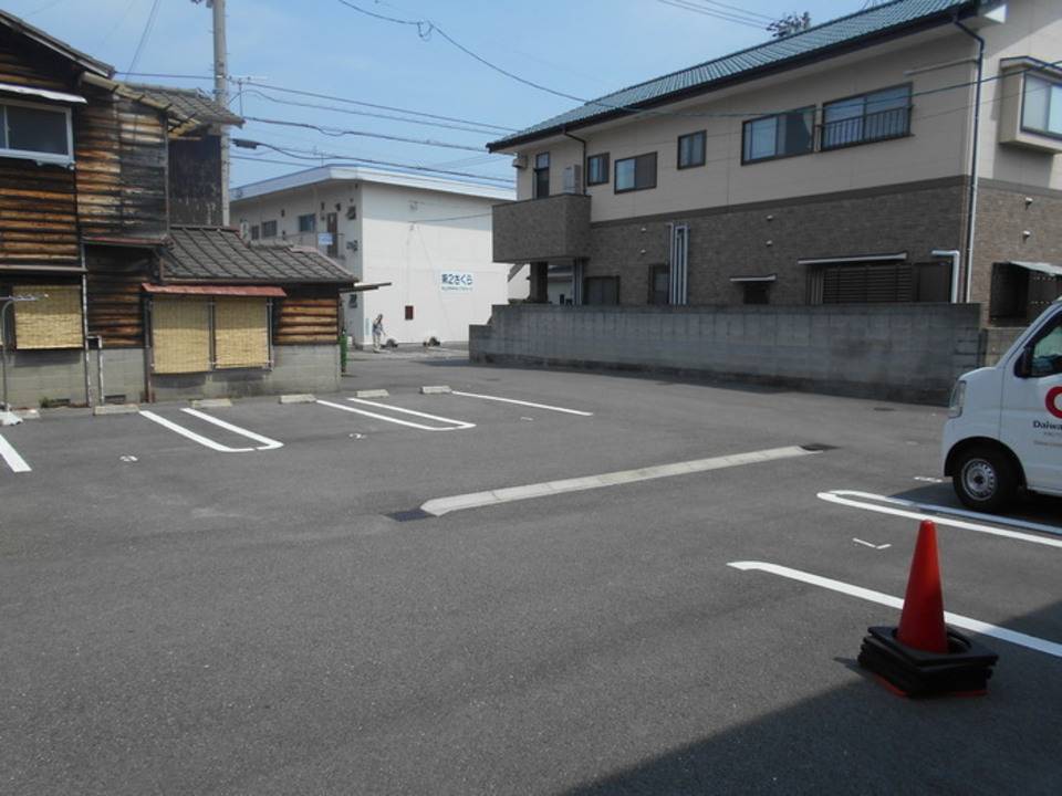 駐車場　駐車場